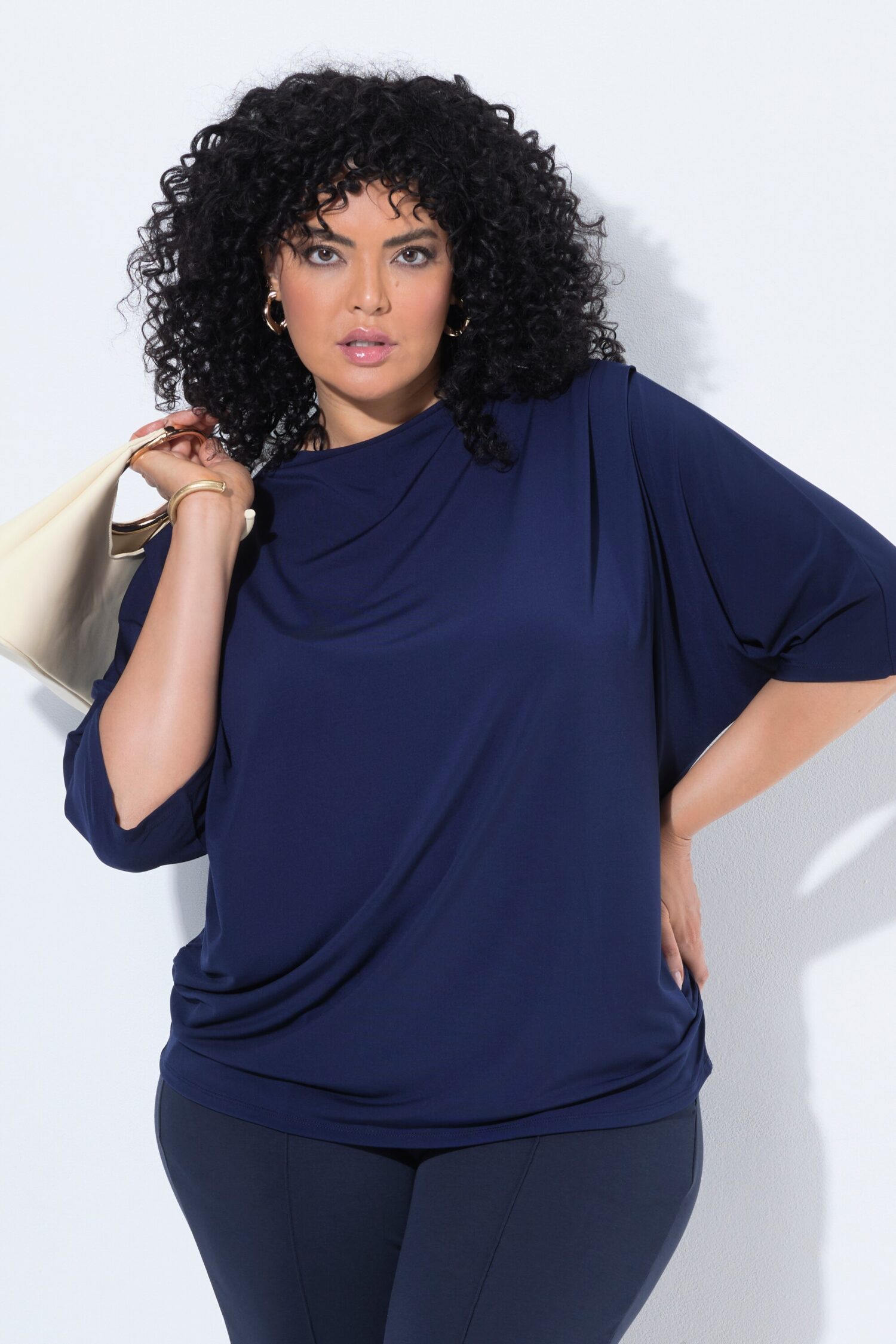 Μπλούζα oversized με όρθιο γιακά και ντραπέ ώμους