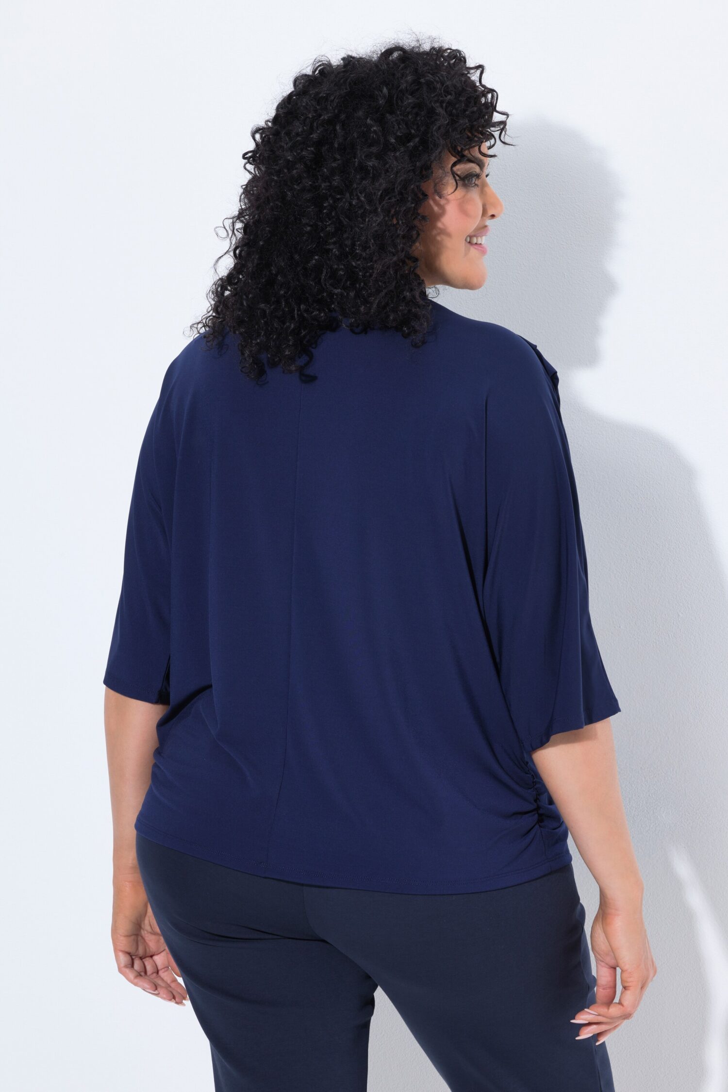 Μπλούζα oversized με όρθιο γιακά και ντραπέ ώμους