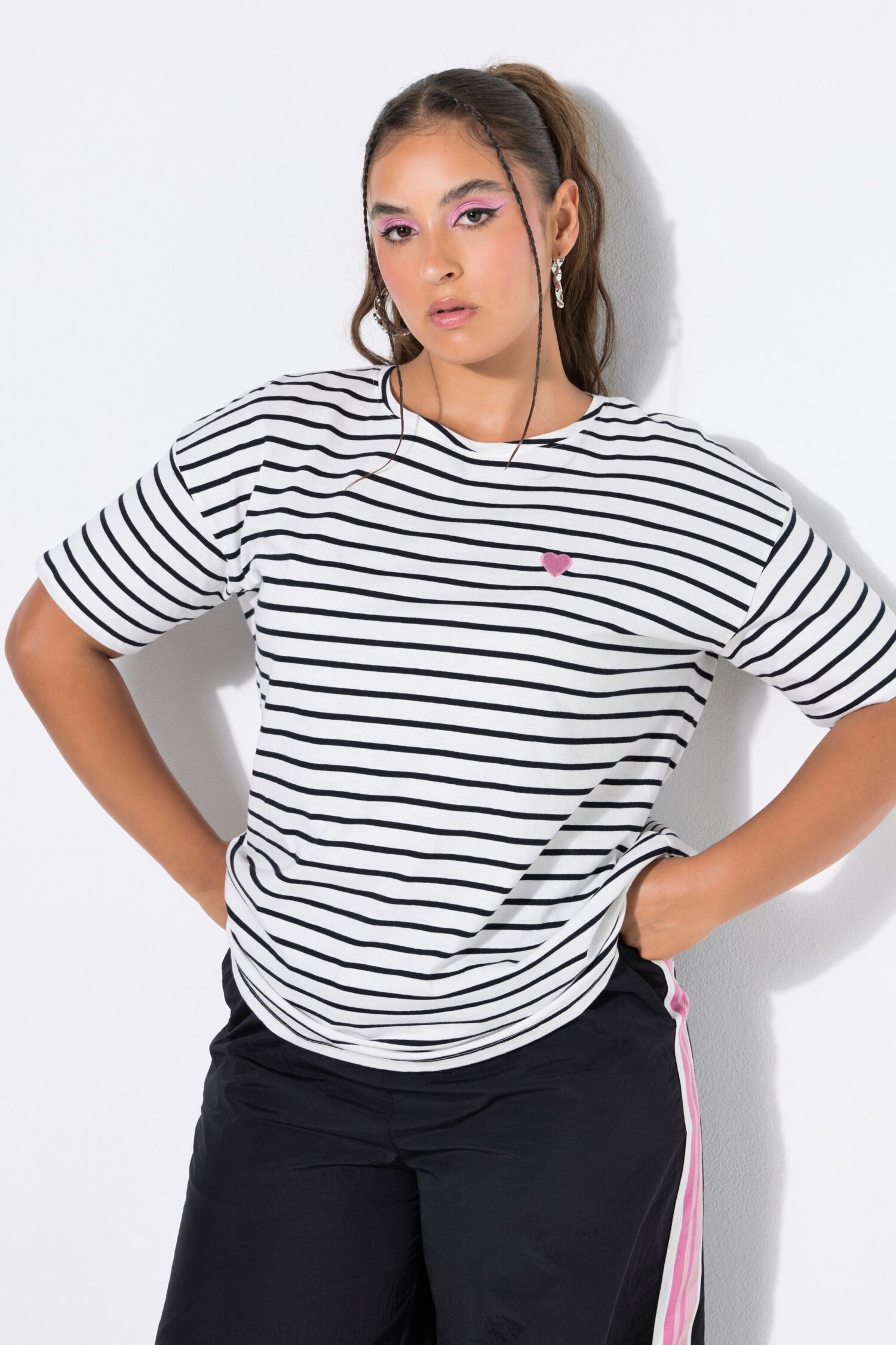 Μπλούζα oversized, ριγέ με διακριτικό κέντημα