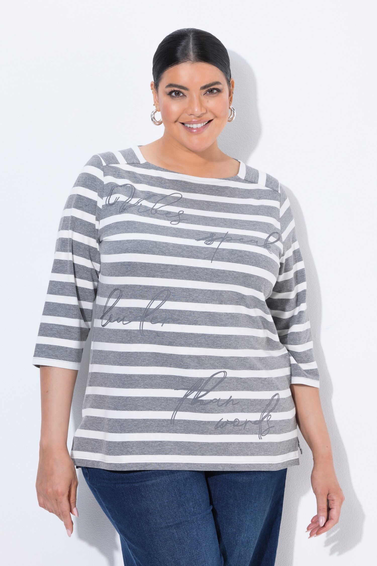 Μπλούζα ριγέ oversized με γράμματα και διακοσμητικά στρας