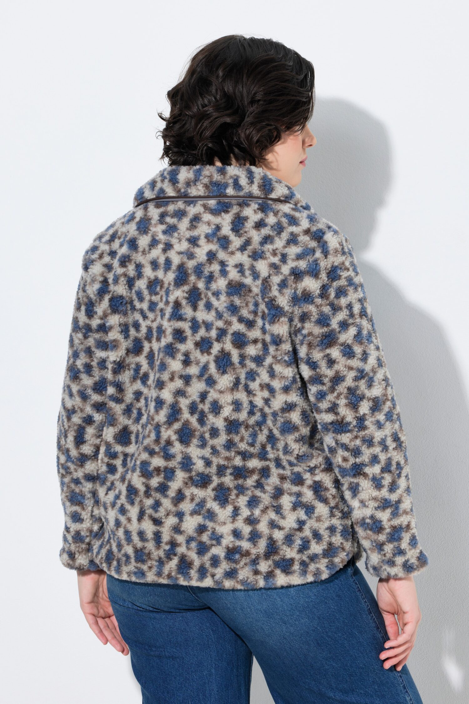 Μπουφάν fleece λεοπάρ με διακριτικές τσέπες