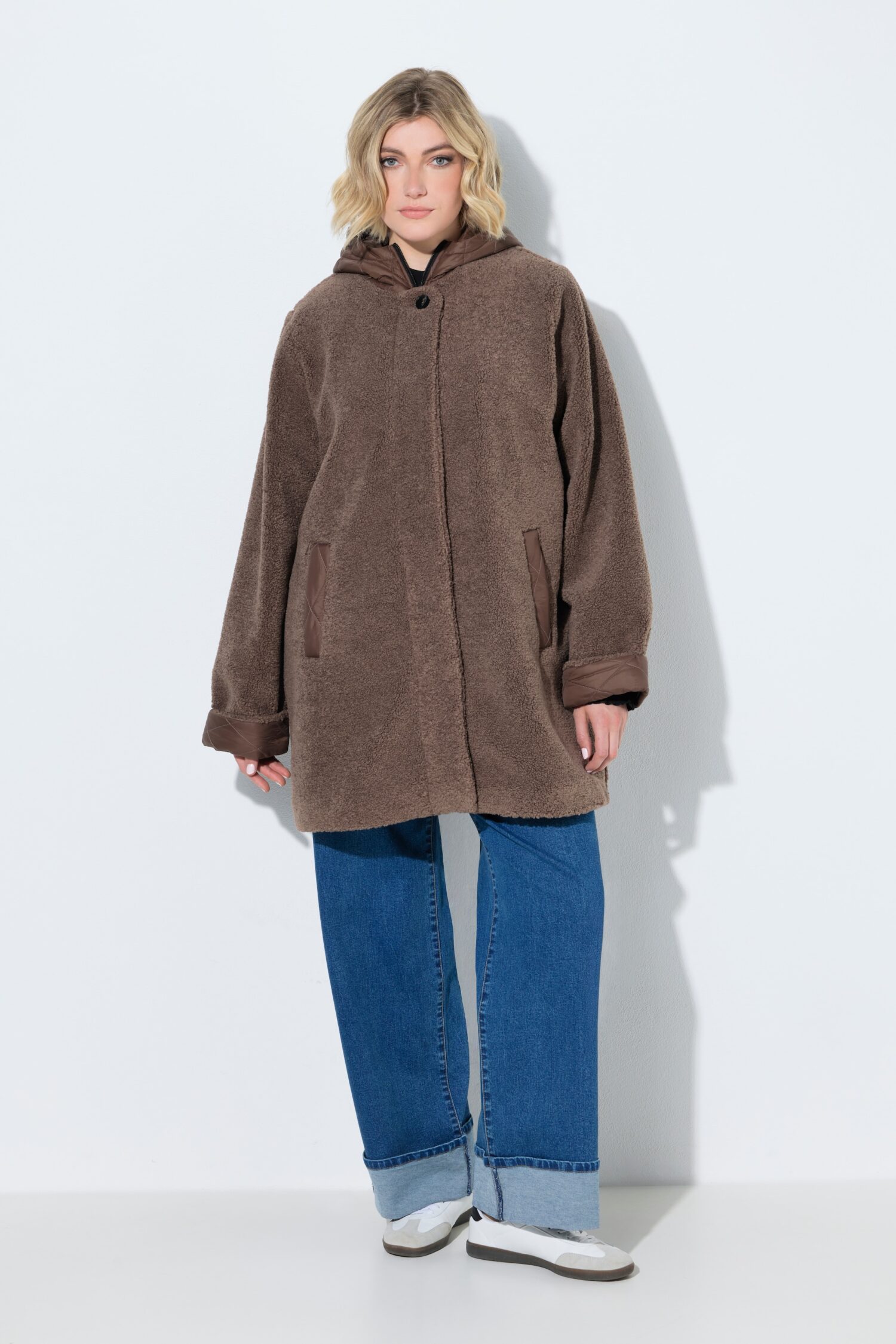 Μπουφάν fleece με καπιτονέ κουκούλα