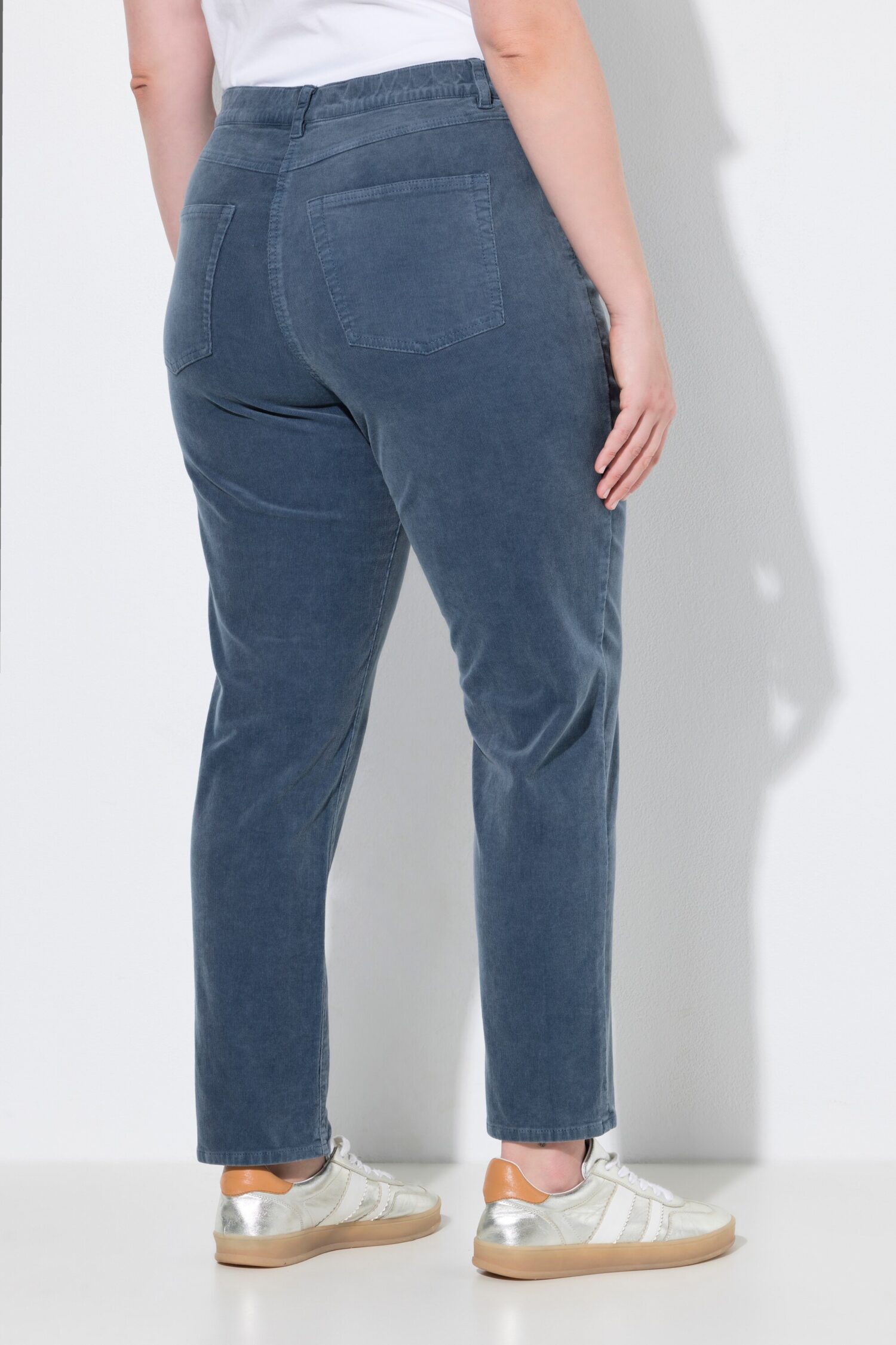 Παντελόνι κοτλέ σε φαρδιά γραμμή mom-fit