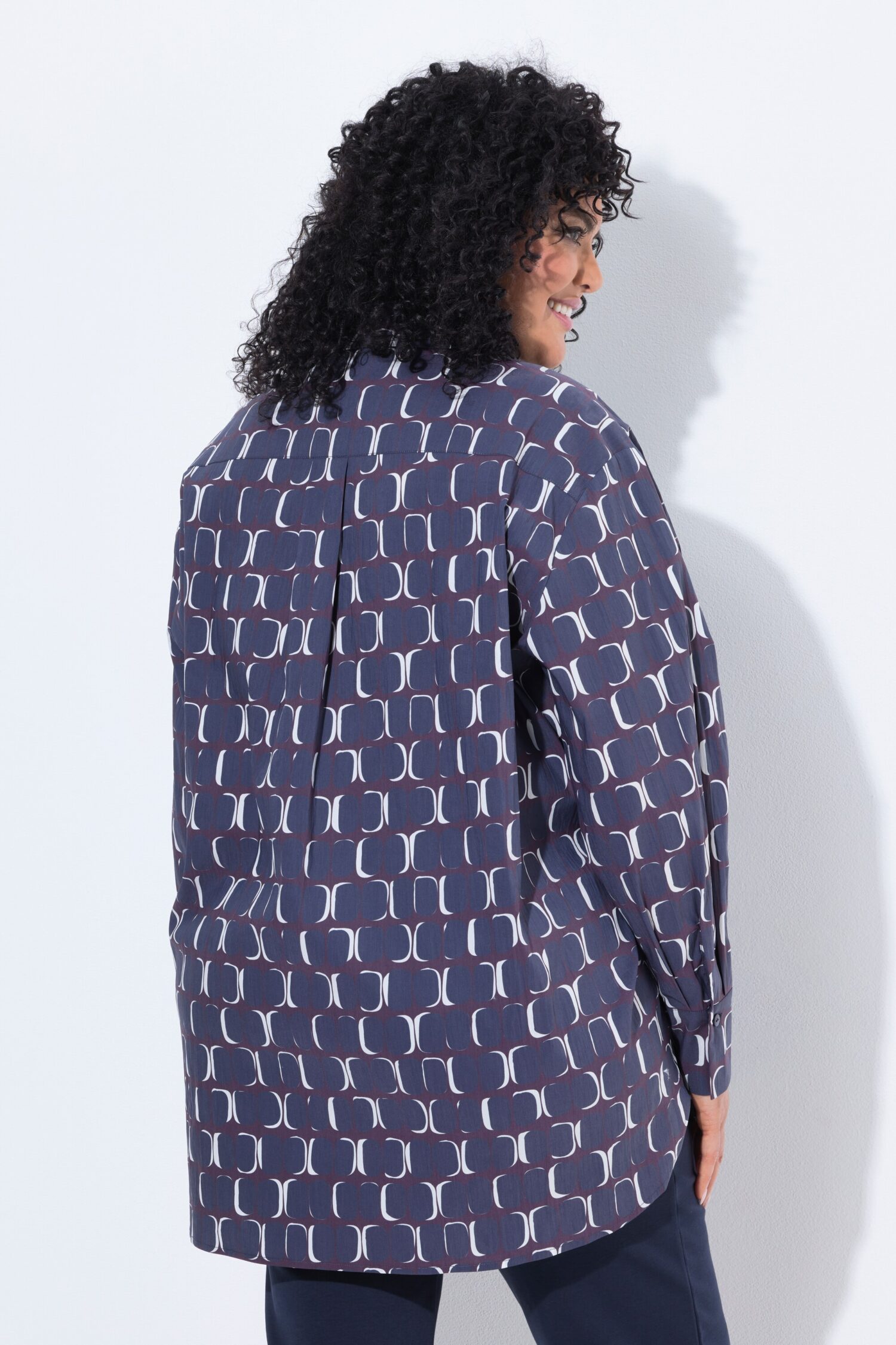 Πουκάμισο oversized με σχέδιο και μακριά μανίκια