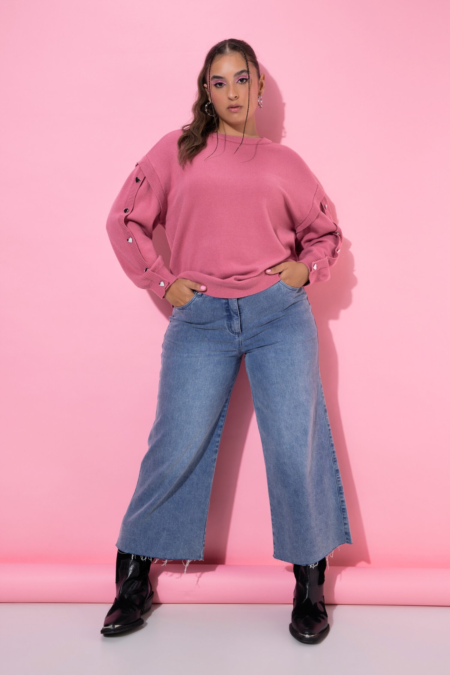 Πουλόβερ oversized με μεταλλικές καρδιές στα μανίκια