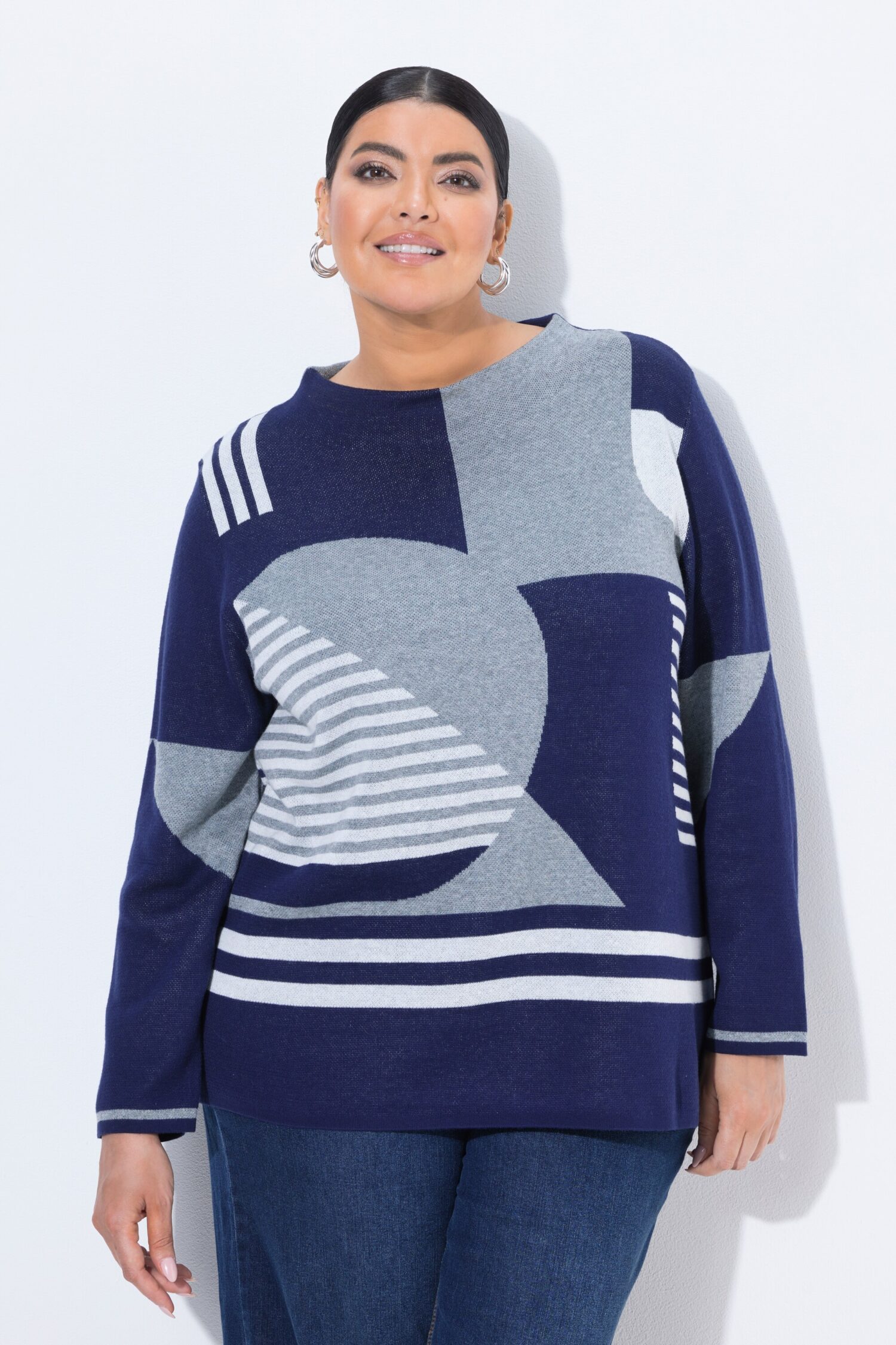 Πουλόβερ oversized με ζακάρ σχέδιο κι όρθιο γιακά