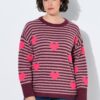 Πουλόβερ oversized ριγέ με καρδιές και στρογγυλή λαιμόκοψη