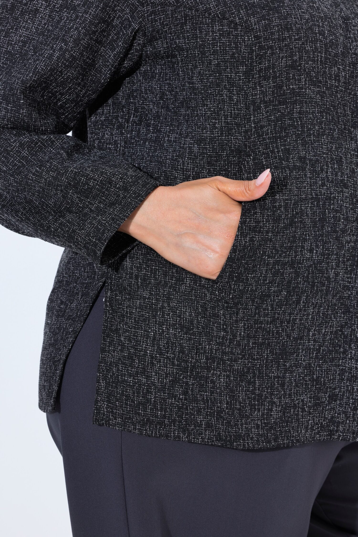 Σακάκι oversized μελανζέ με γιακά και μακριά μανίκια