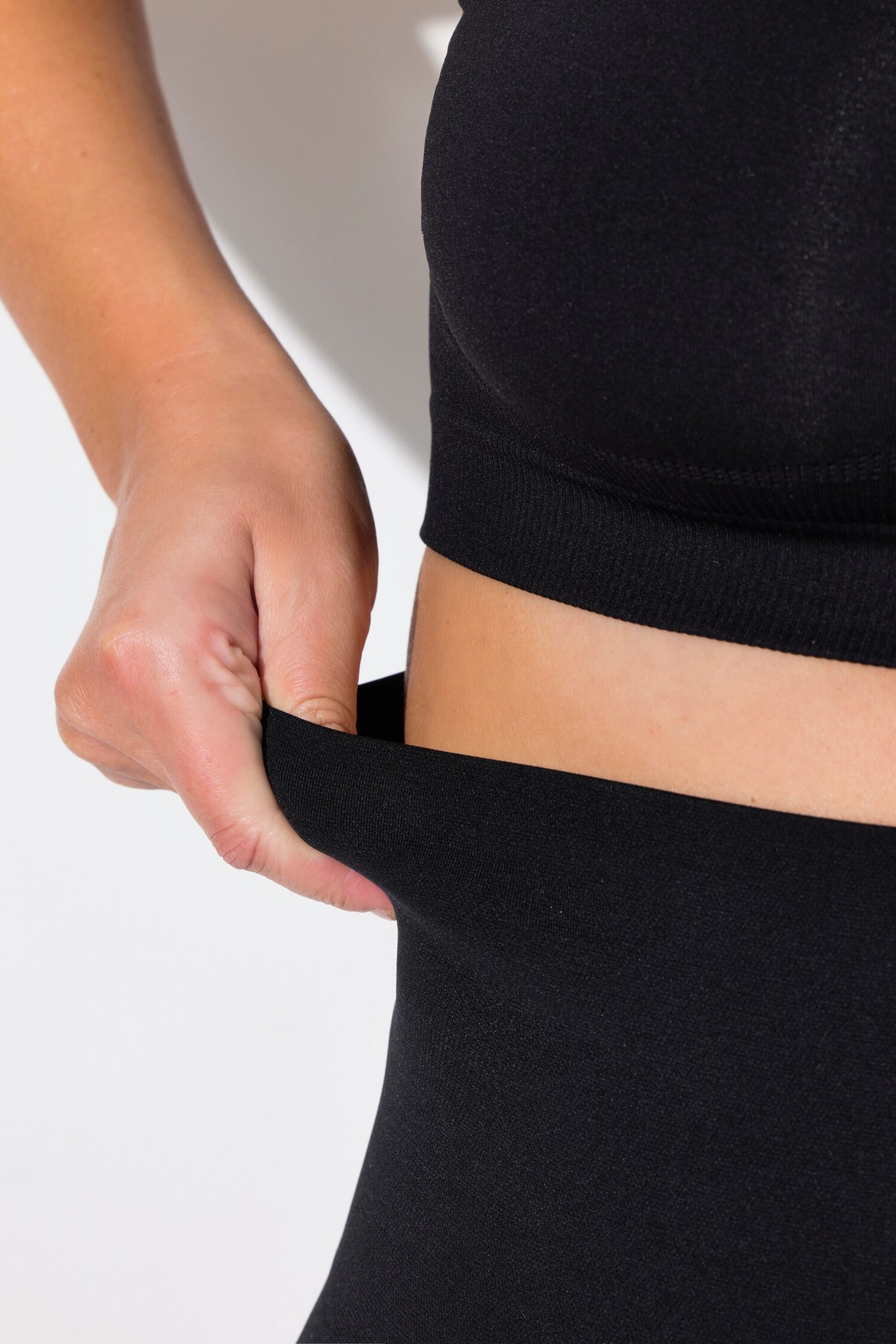 Σλιπ bodyforming με εξαιρετικά ψηλόμεσο