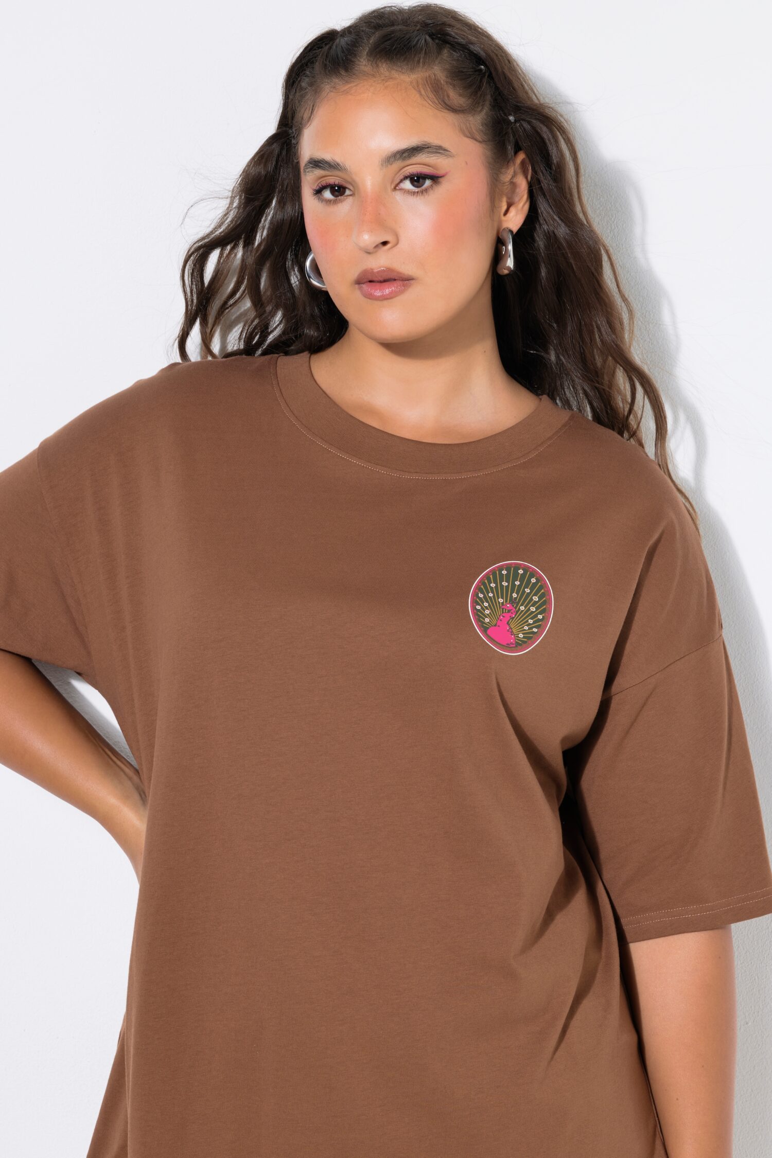T-shirt με τύπωμα στο στήθος και την πλάτη