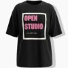 T-shirt oversized με σχέδιο Open Studio