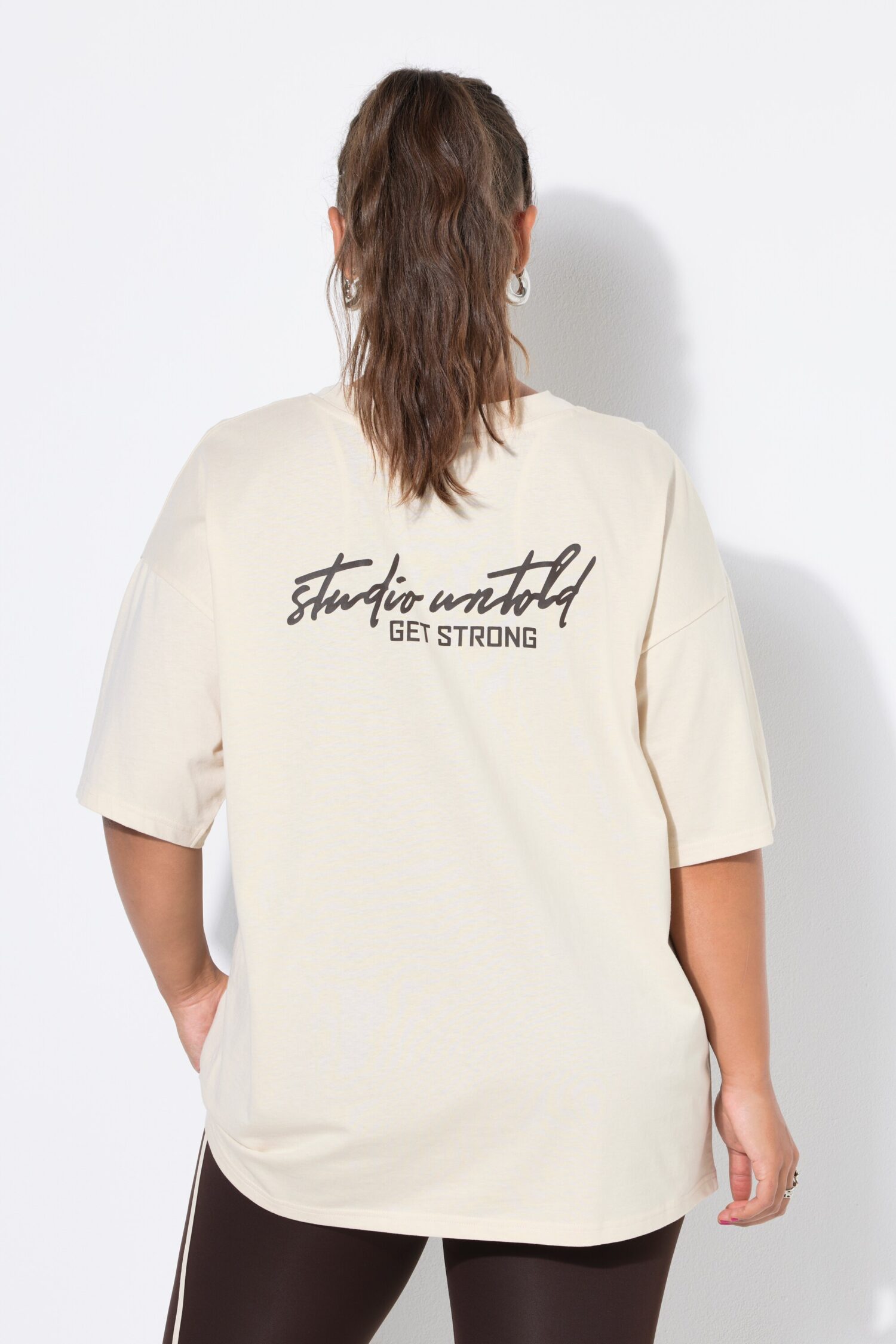 T-shirt oversized με σχέδιο στην πλάτη