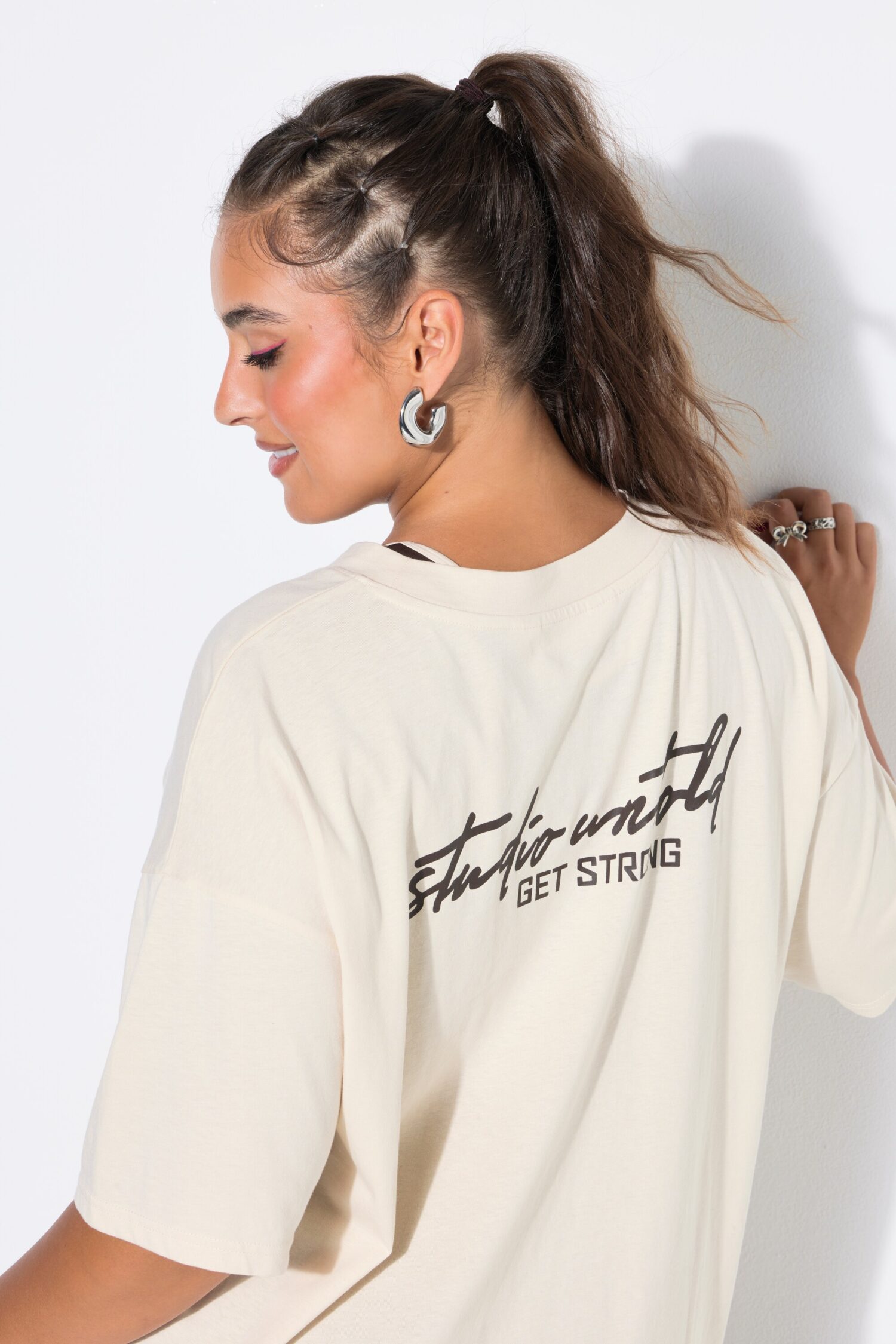 T-shirt oversized με σχέδιο στην πλάτη