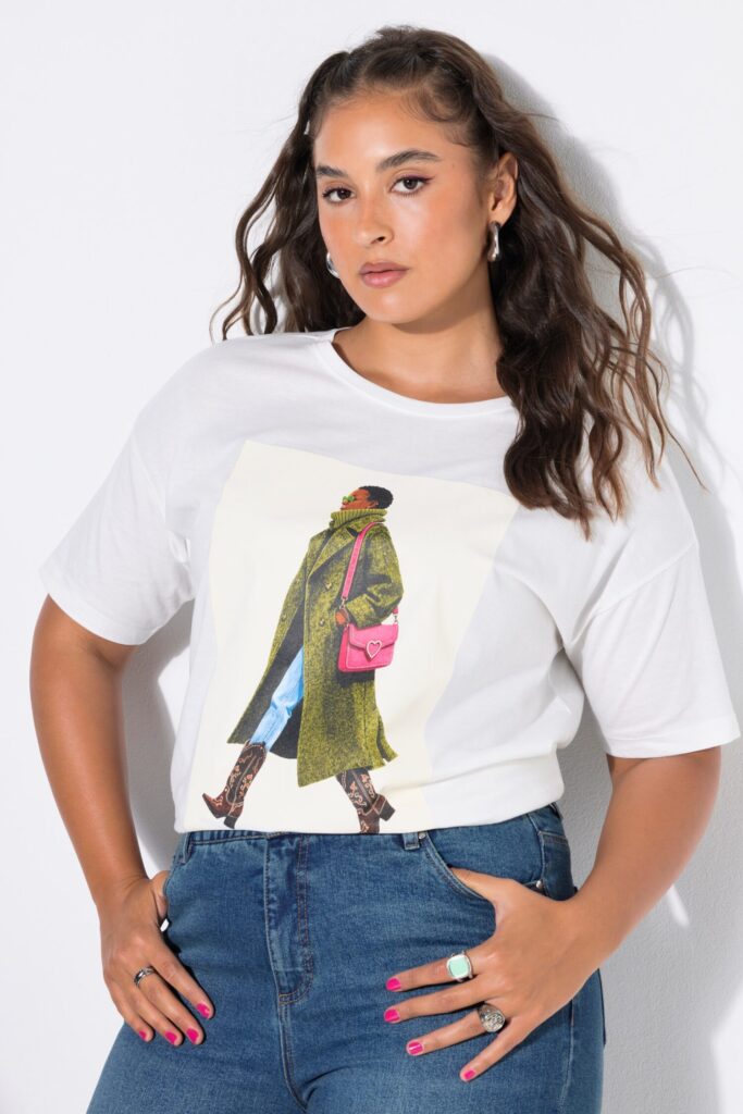 T-shirt oversized με τύπωμα και χαμηλούς ώμους