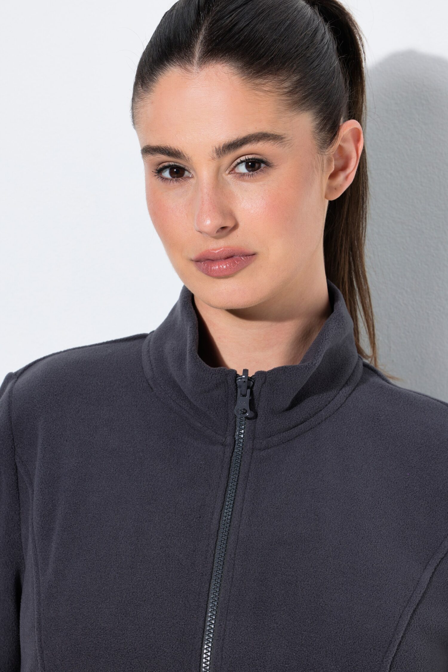 Ζακέτα fleece με φερμουάρ, όρθιο γιακά και μακριά μανίκια