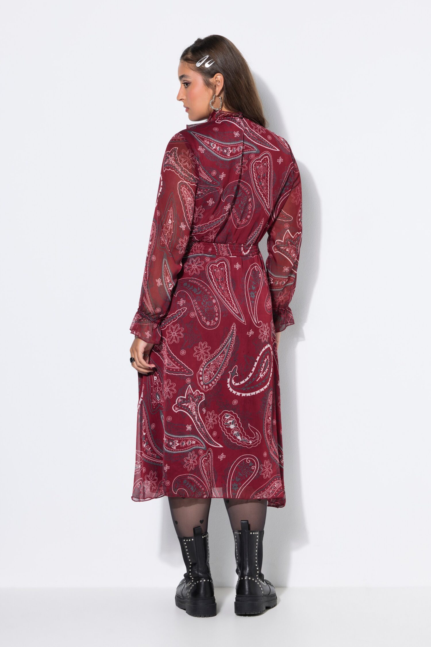 Φόρεμα μίντι σε γραμμή Α με paisley print και βολάν
