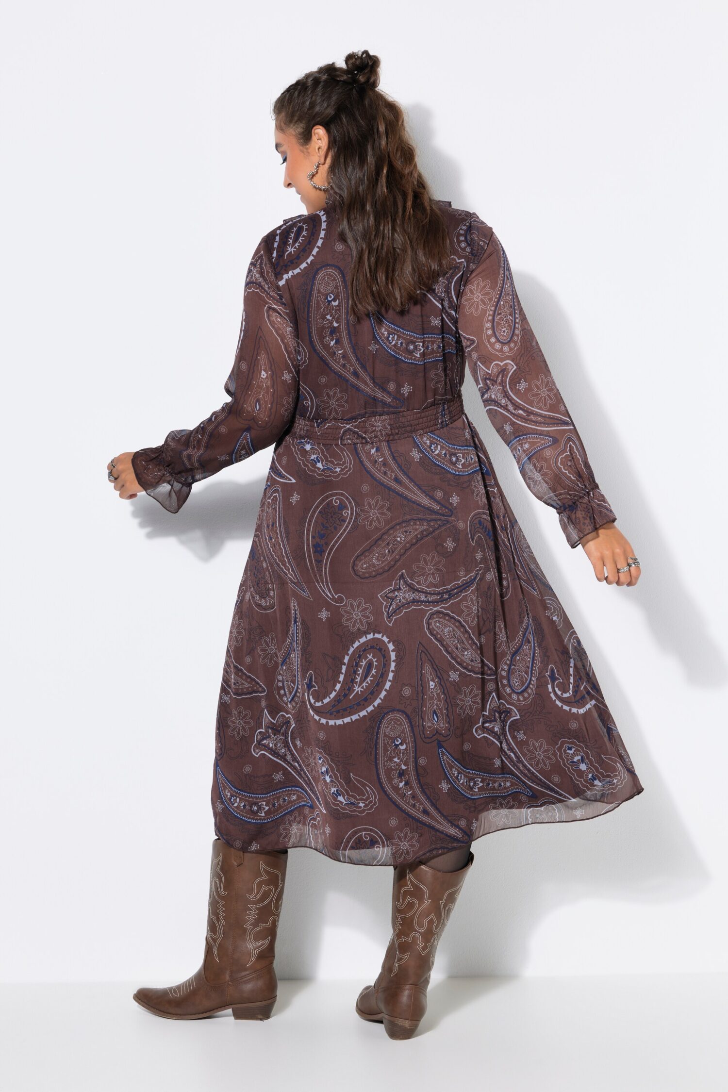 Φόρεμα μίντι σε γραμμή Α με paisley print και βολάν