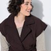 Γιλέκο καπιτονέ ελαφρώς oversized με ζώνη