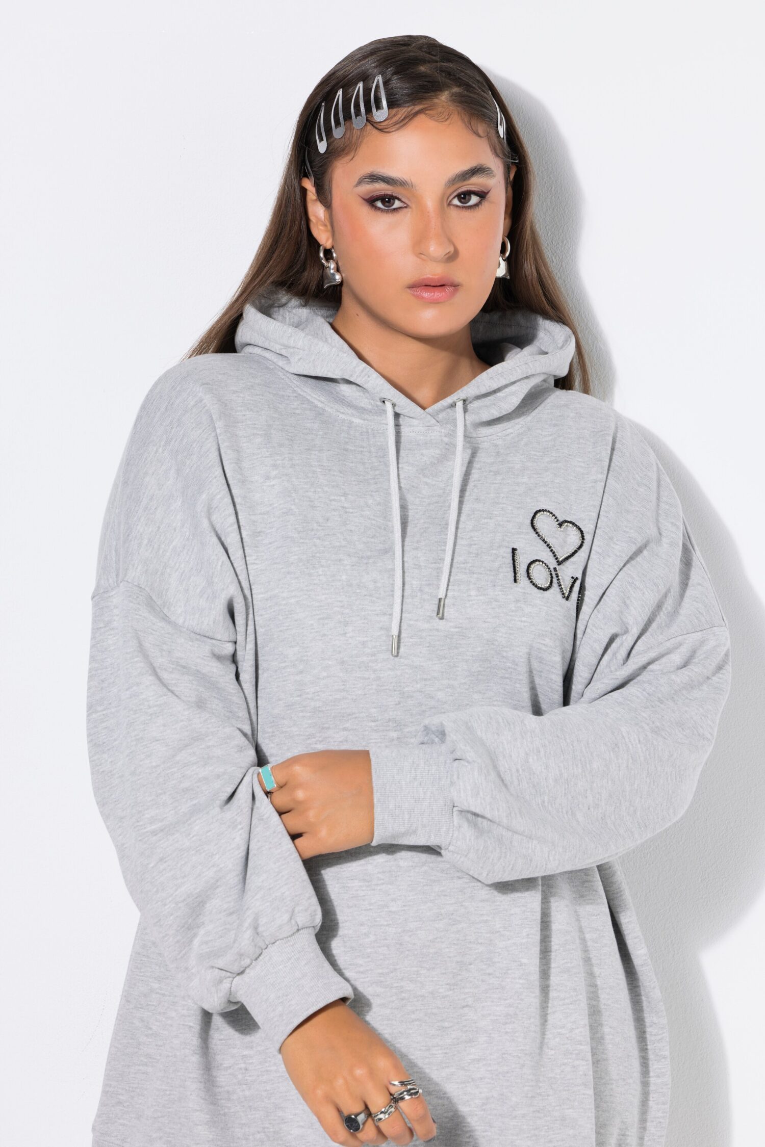Μπλούζα φούτερ oversized με σχέδιο "Heart Love"