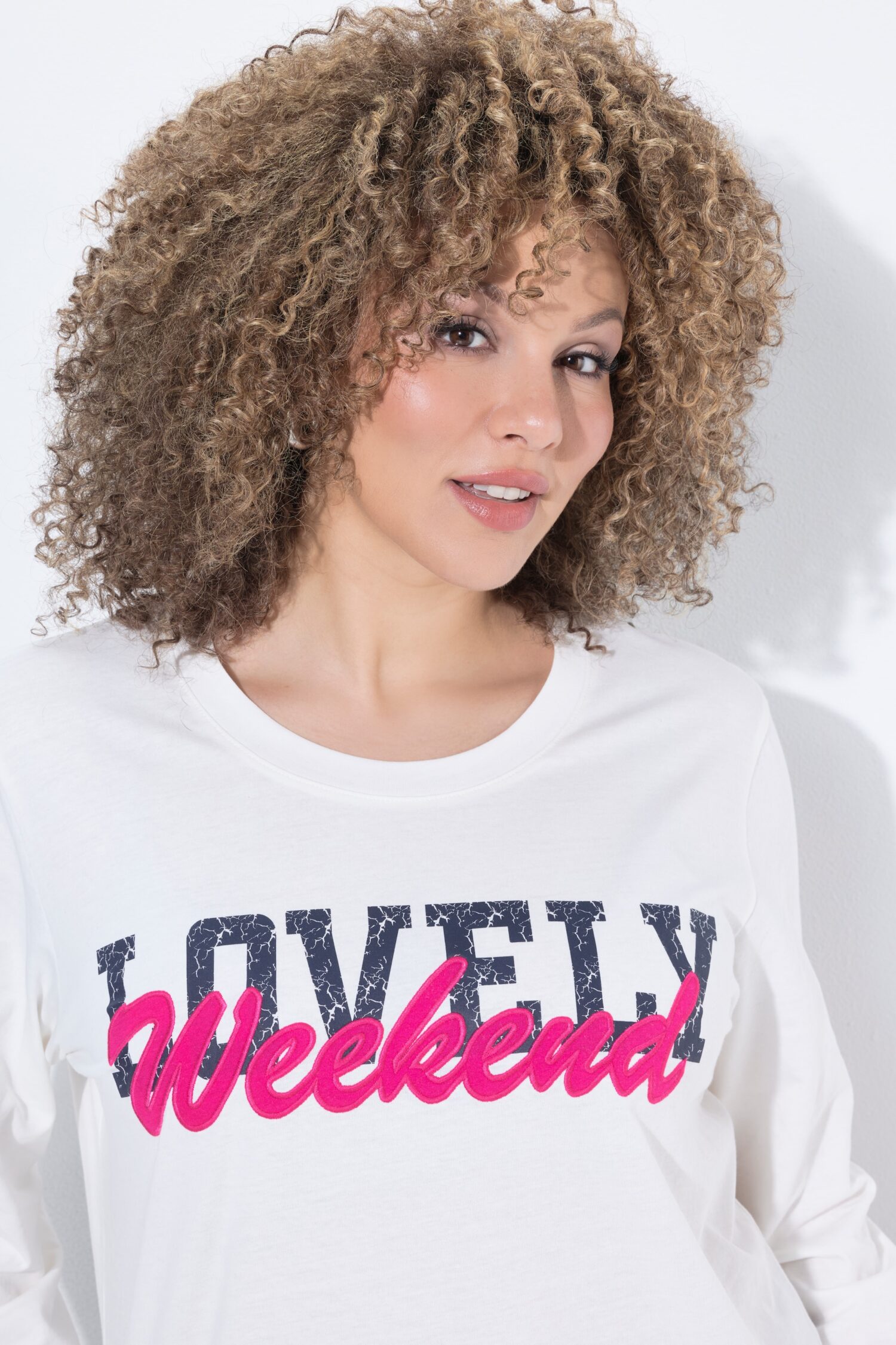 Μπλούζα με χαλαρή εφαρμογή και τύπωμα LOVELY WEEKEND