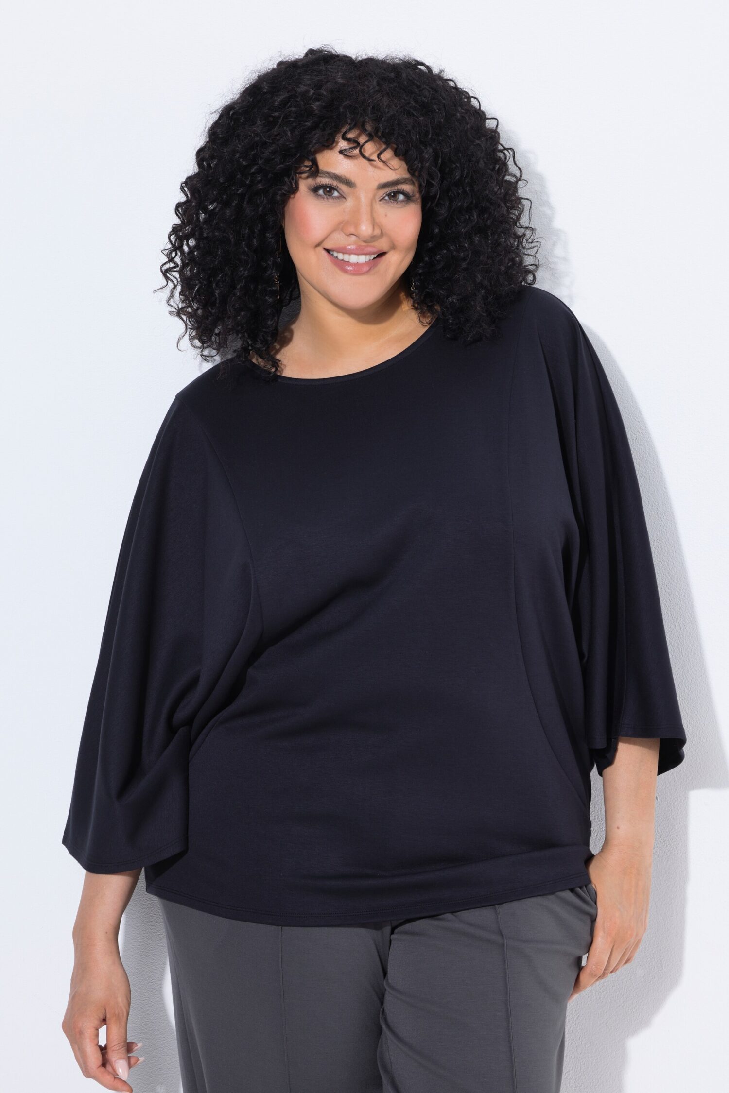 Μπλούζα oversized με κουμπιά στην πλάτη και φαρδιά μανίκια 3/4