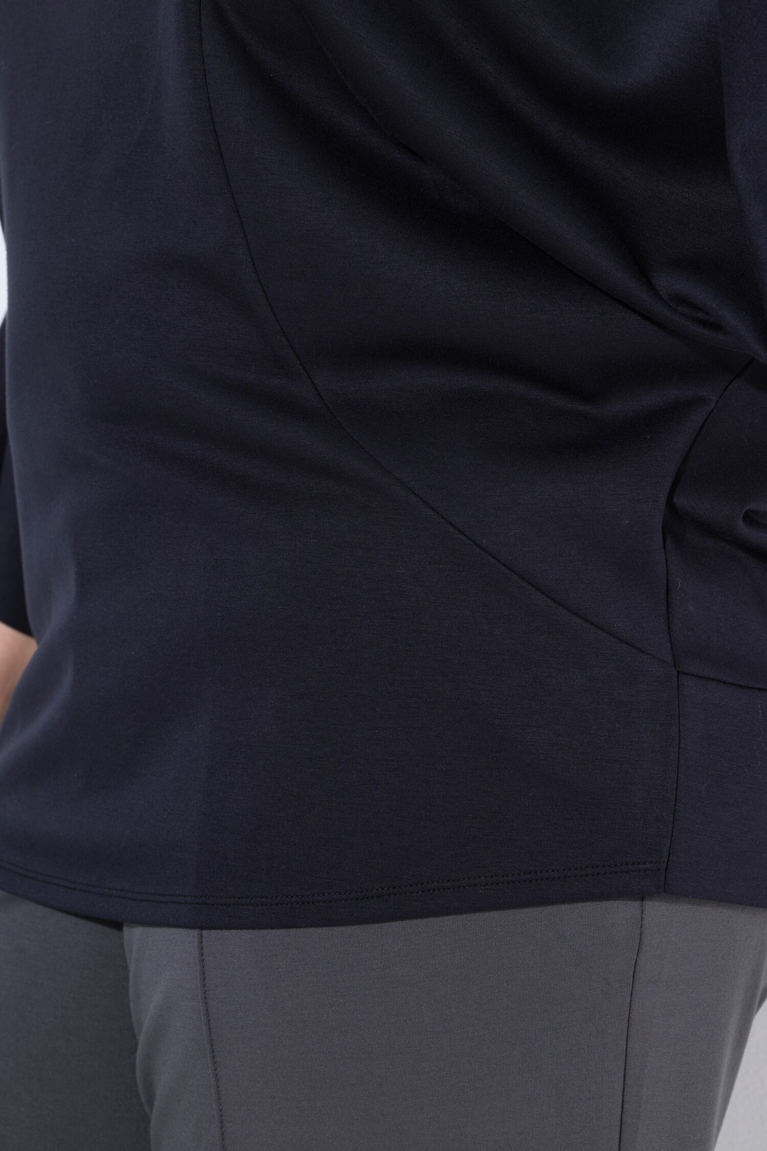 Μπλούζα oversized με κουμπιά στην πλάτη και φαρδιά μανίκια 3/4