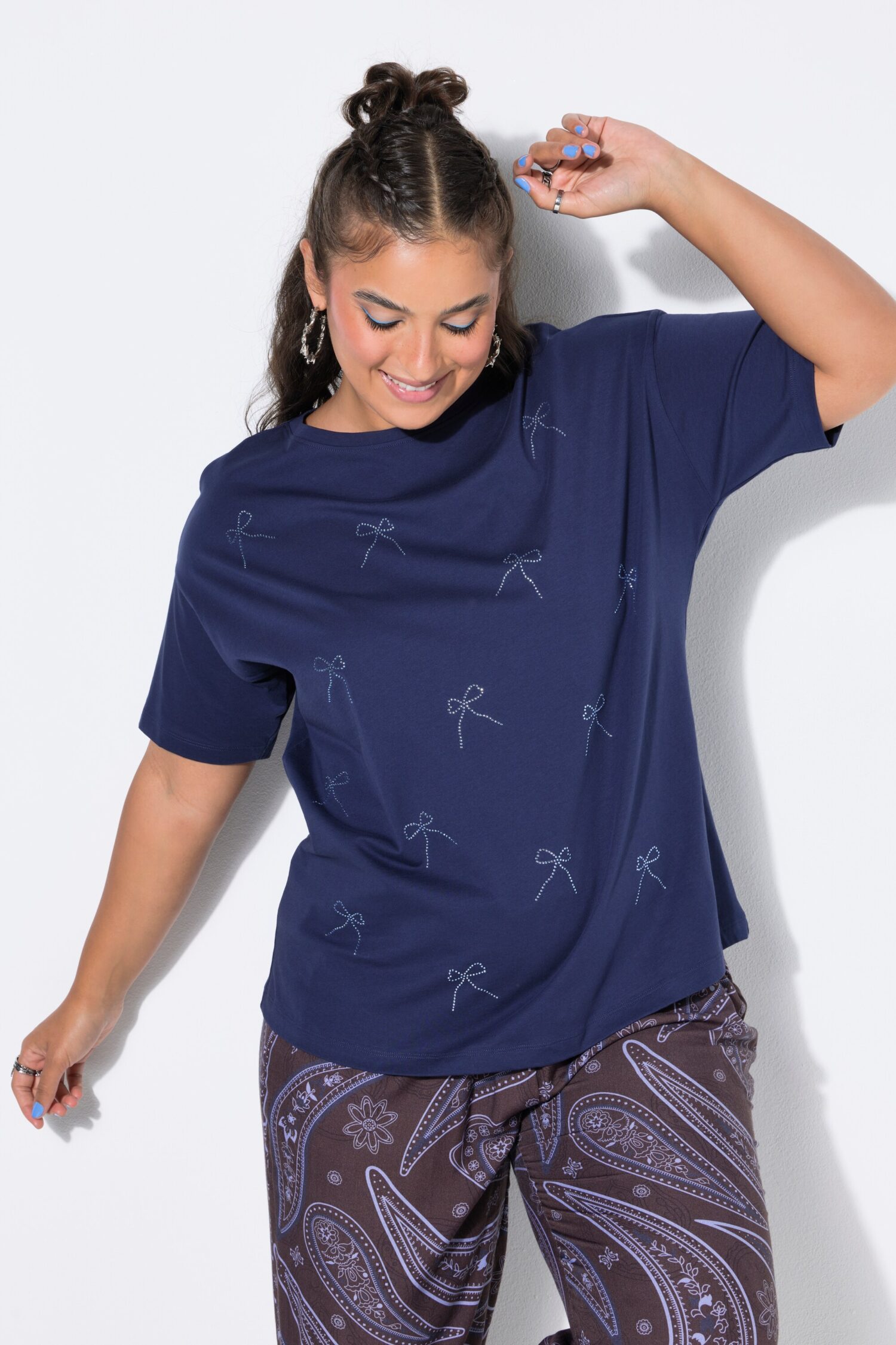 Μπλούζα oversized με σχέδιο από mini στρας