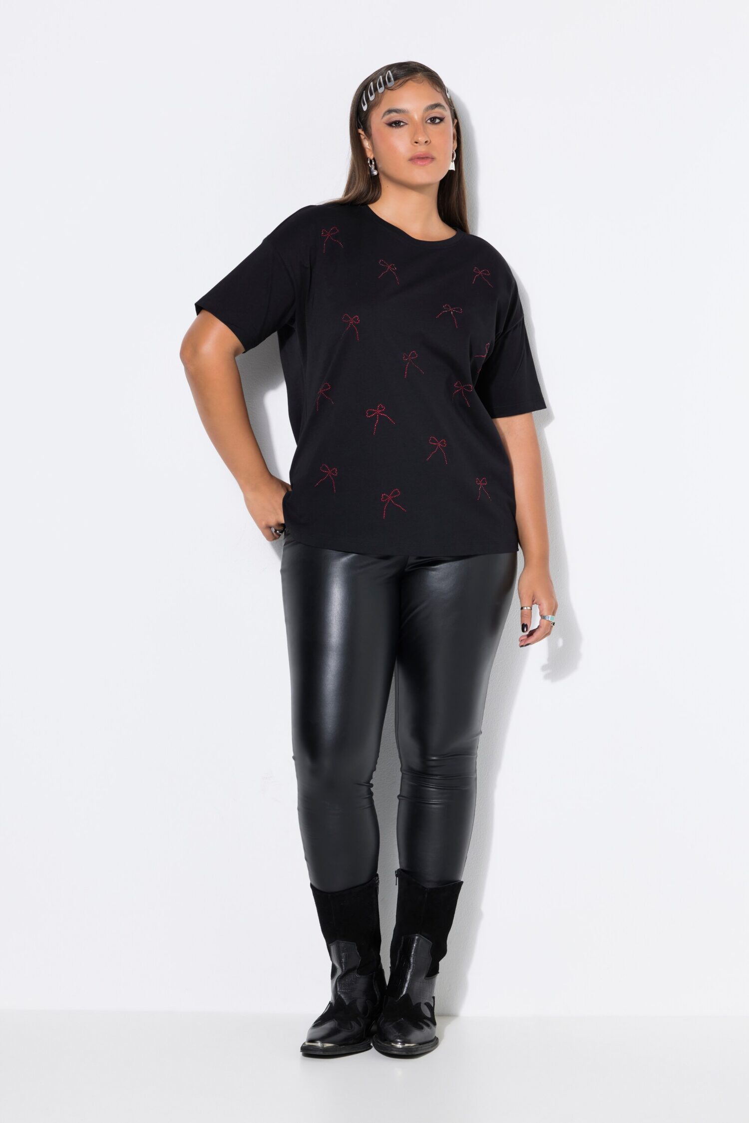 Μπλούζα oversized με σχέδιο από mini στρας