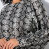 Μπλούζα oversized με snake print και κορδόνι στο τελείωμα