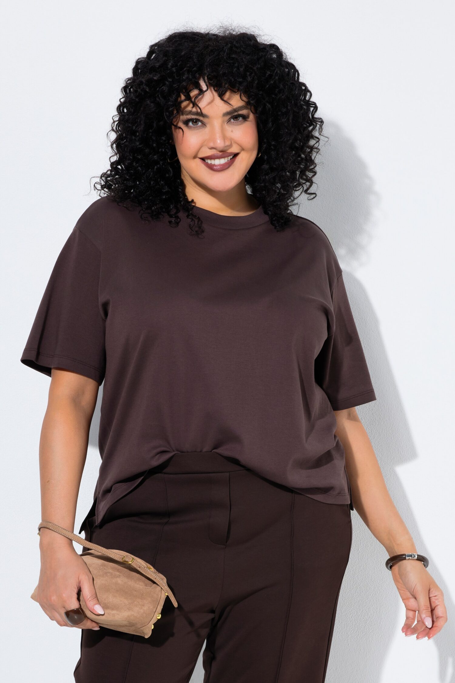Μπλούζα oversized με στρογγυλή λαιμόκοψη και κοντά μανίκια