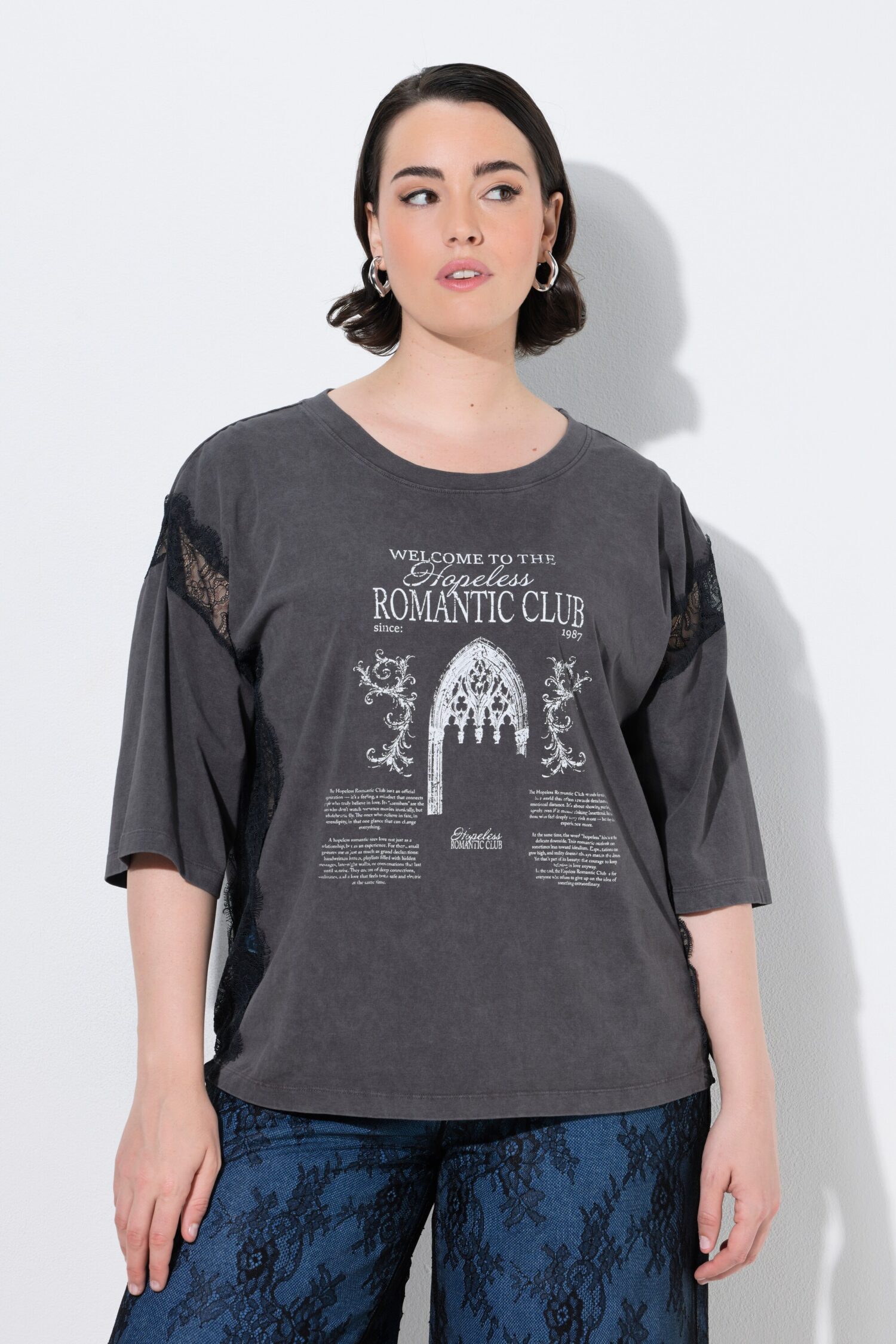 Μπλούζα oversized με στρογγυλή λαιμόκοψη κι ένθετα από δαντέλα