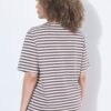 Μπλούζα ριγέ oversized με διακριτικό κέντημα στο στήθος