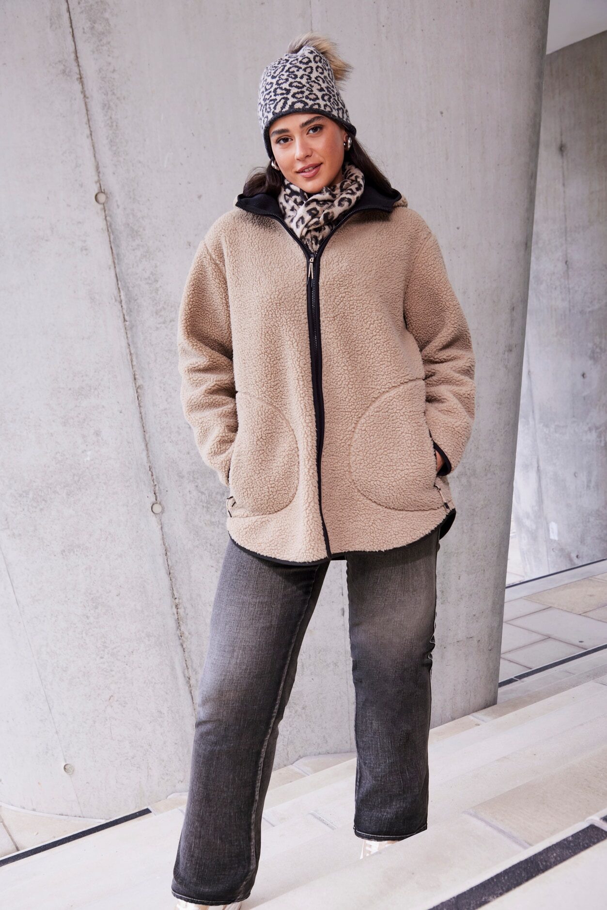 Μπουφάν, από μαλακό teddy fleece με κουκούλα