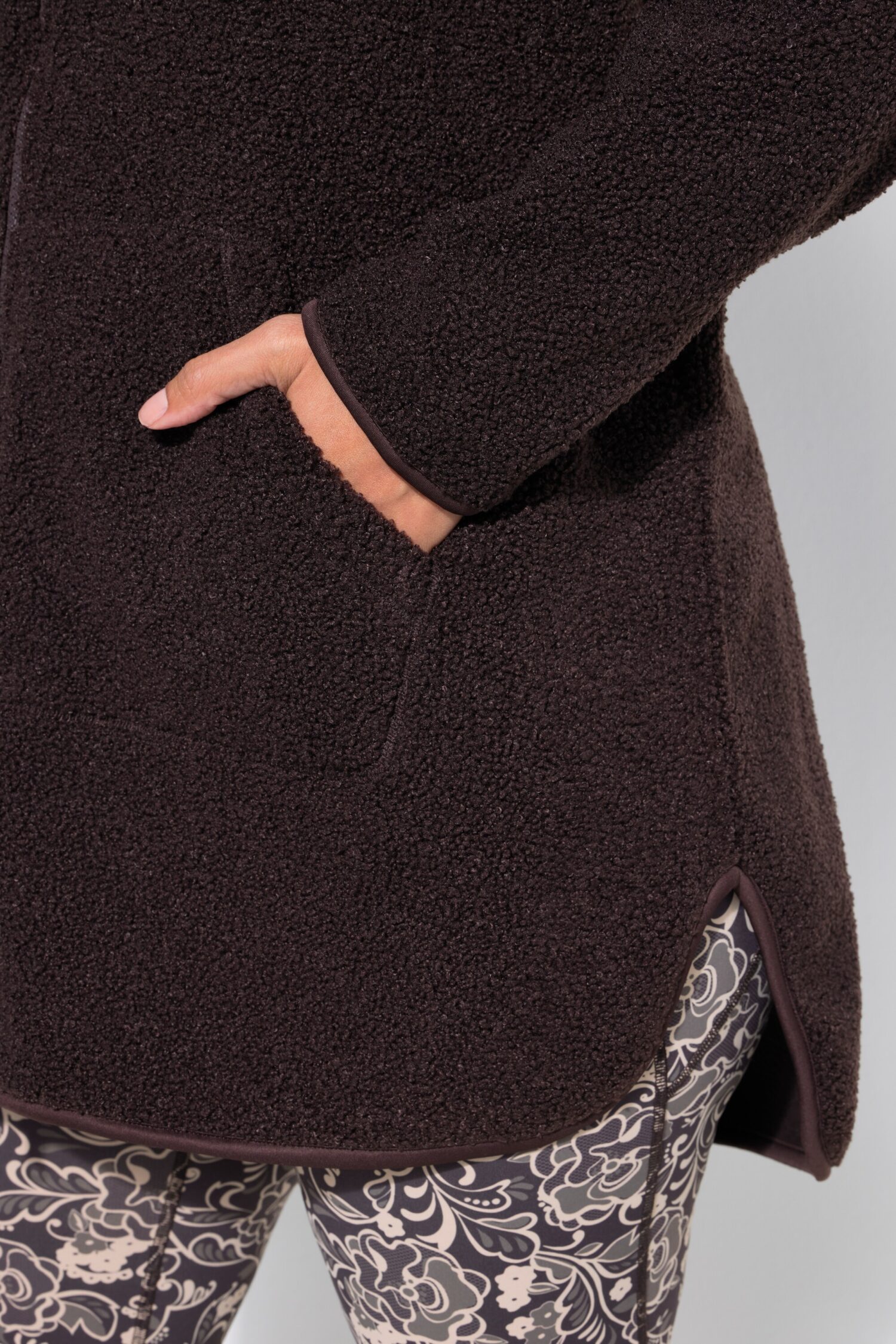 Μπουφάν teddy fleece σε γραμμή Α με κουκούλα και τσέπες