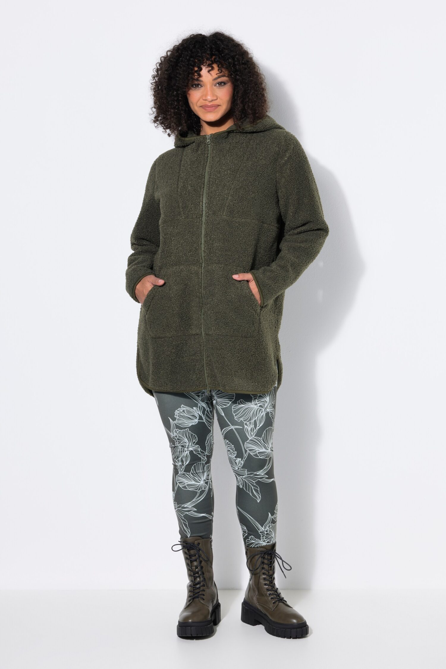 Μπουφάν teddy fleece σε γραμμή Α με κουκούλα και τσέπες