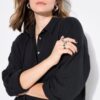 Πουκάμισο oversized με μακριά μανίκια και πλαϊνά σκισίματα