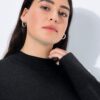 Πουλόβερ με πλεκτό όρθιο γιακά και μακριά μανίκια