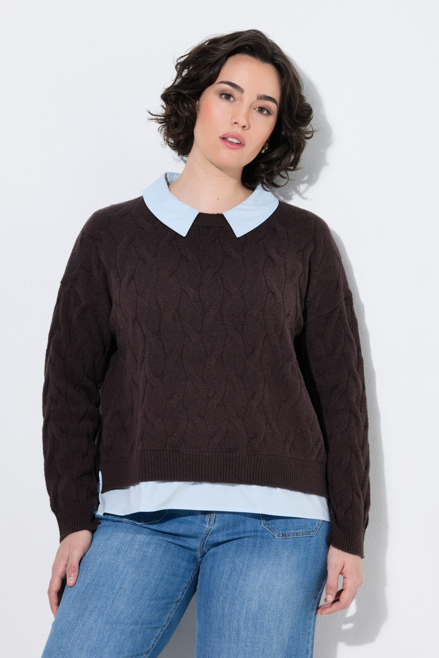 Πουλόβερ πλεκτό oversized με ένθετο γιακά και τελείωμα πουκαμίσου