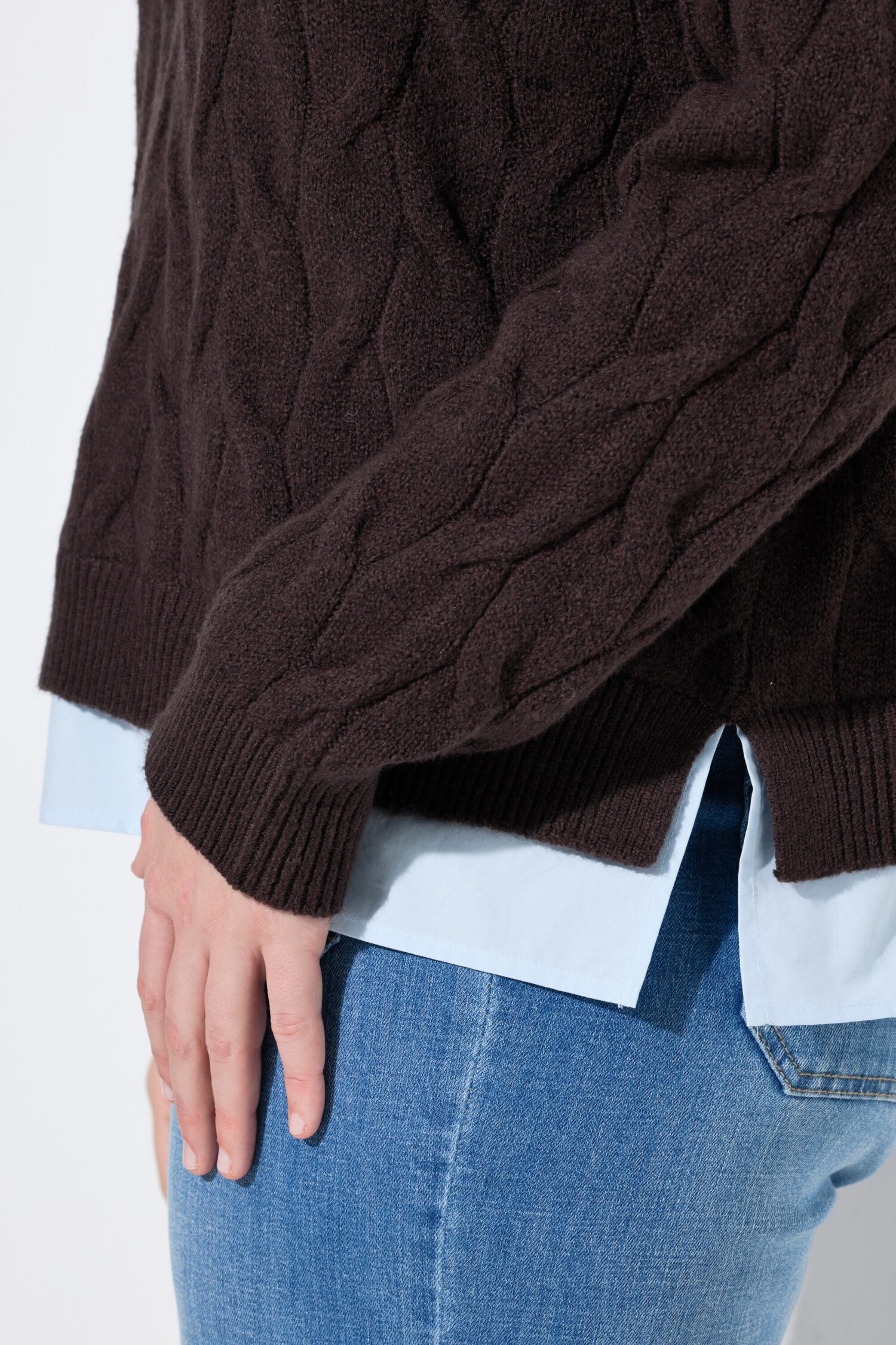 Πουλόβερ πλεκτό oversized με ένθετο γιακά και τελείωμα πουκαμίσου