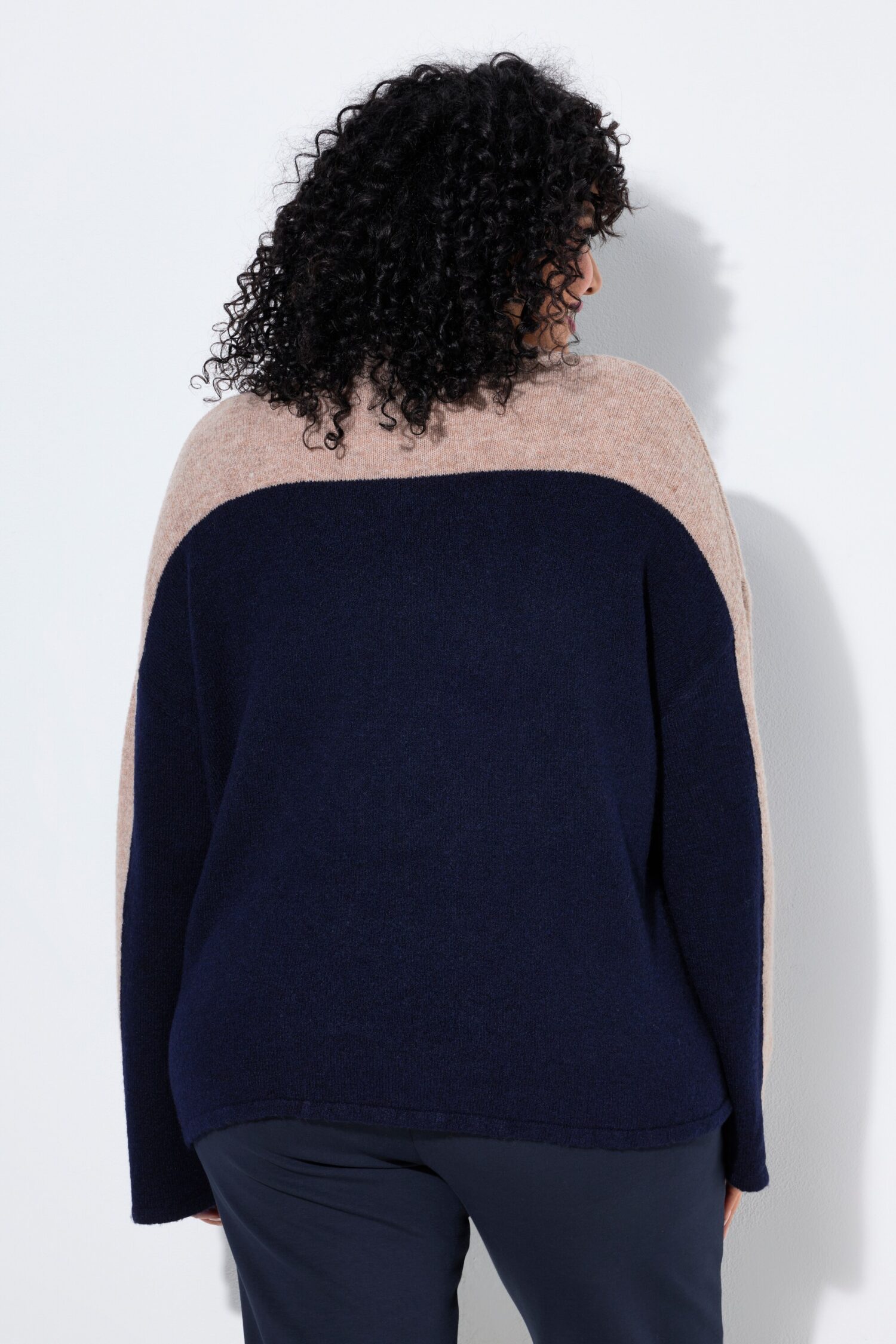 Πουλόβερ πλεκτό oversized με όρθιο γιακά