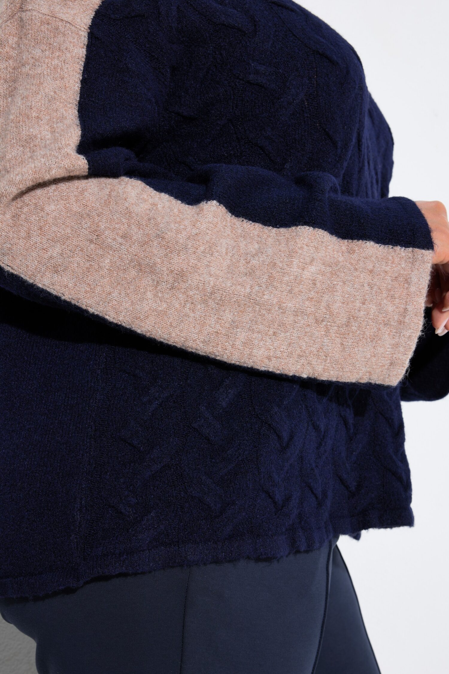 Πουλόβερ πλεκτό oversized με όρθιο γιακά