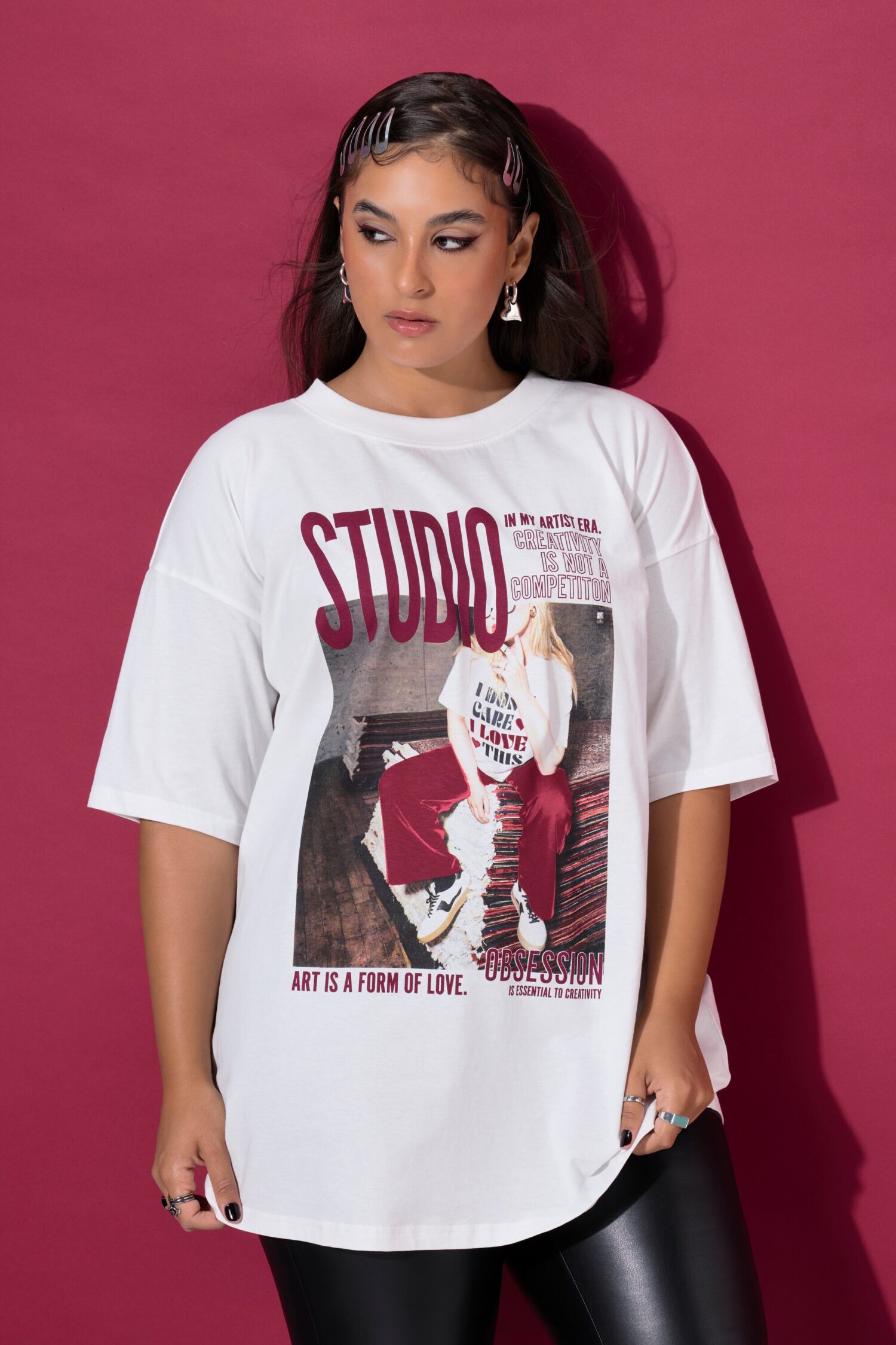 T-shirt oversized με τύπωμα "STUDIO"