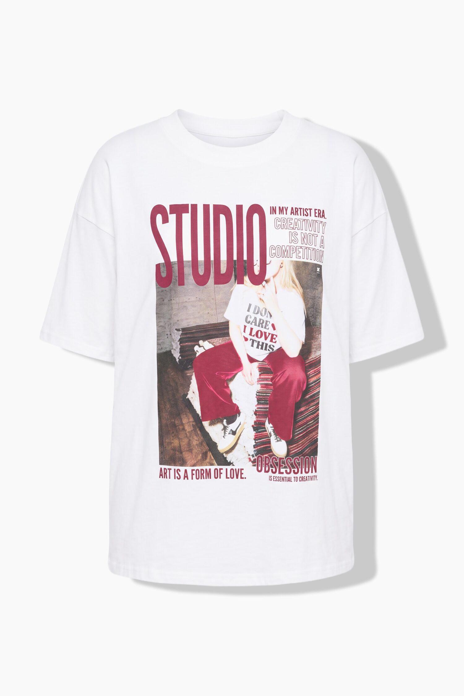 T-shirt oversized με τύπωμα "STUDIO"
