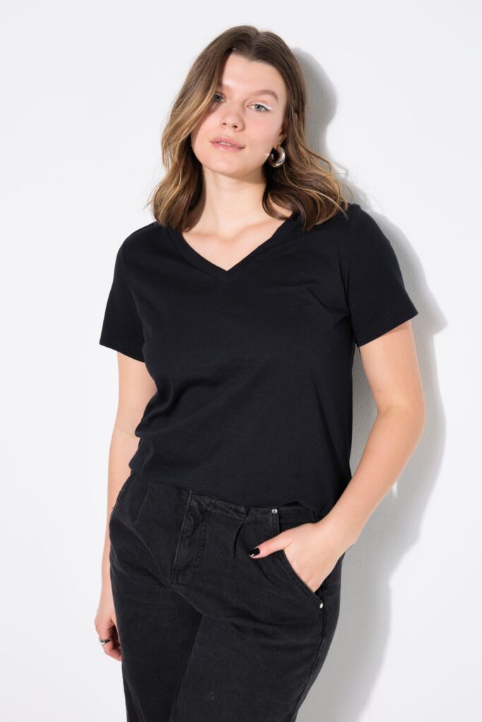 T-shirt σε φαρδιά, κλασική εφαρμογή με λαιμόκοψη V