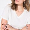 T-shirt σε φαρδιά, κλασική εφαρμογή με λαιμόκοψη V