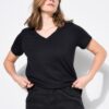 T-shirt σε φαρδιά, κλασική εφαρμογή με λαιμόκοψη V
