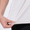 Τοπ με στενή εφαρμογή και λαιμόκοψη V με δαντέλα