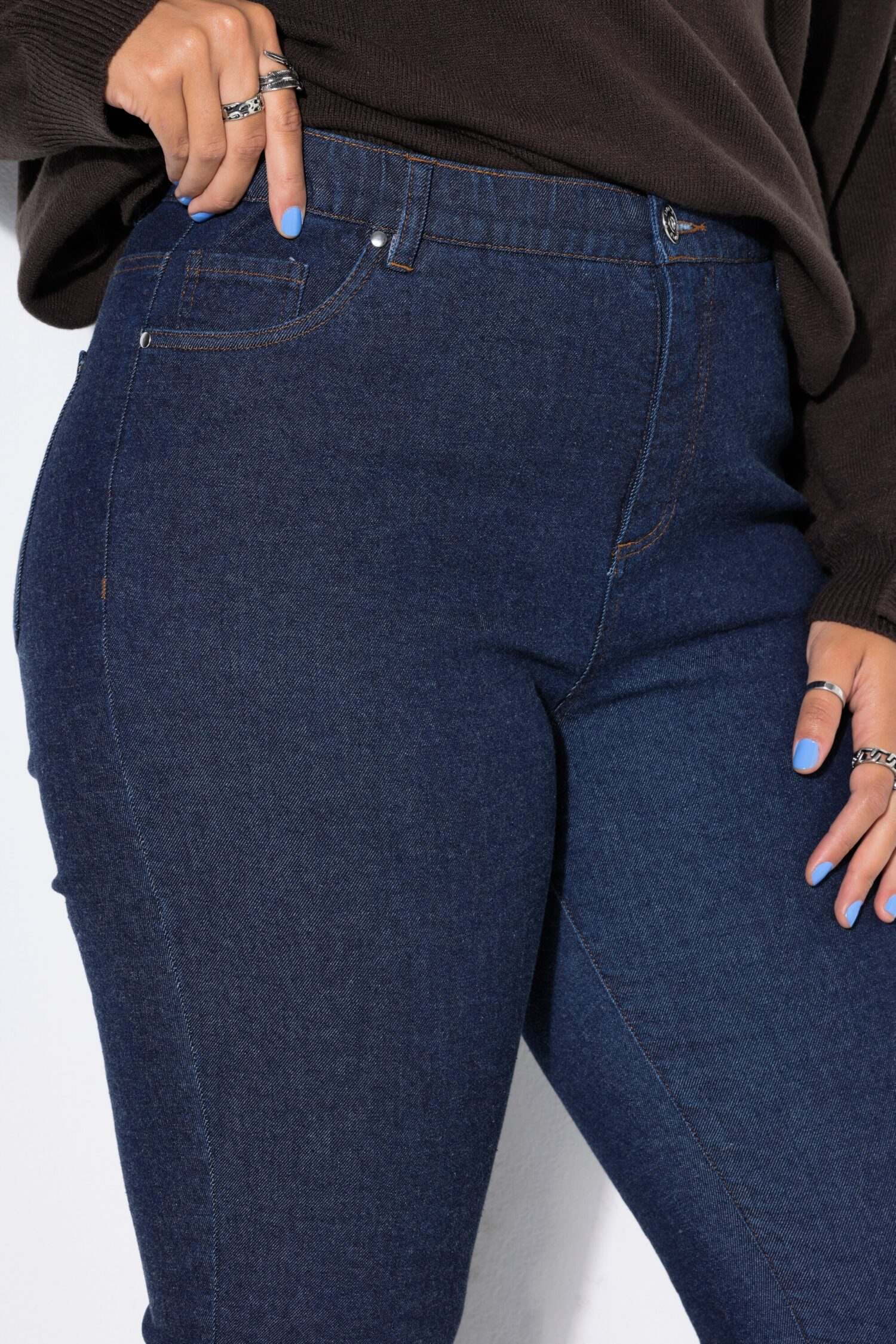 Τζιν παντελόνι mom fit ψηλόμεσο με washed effect