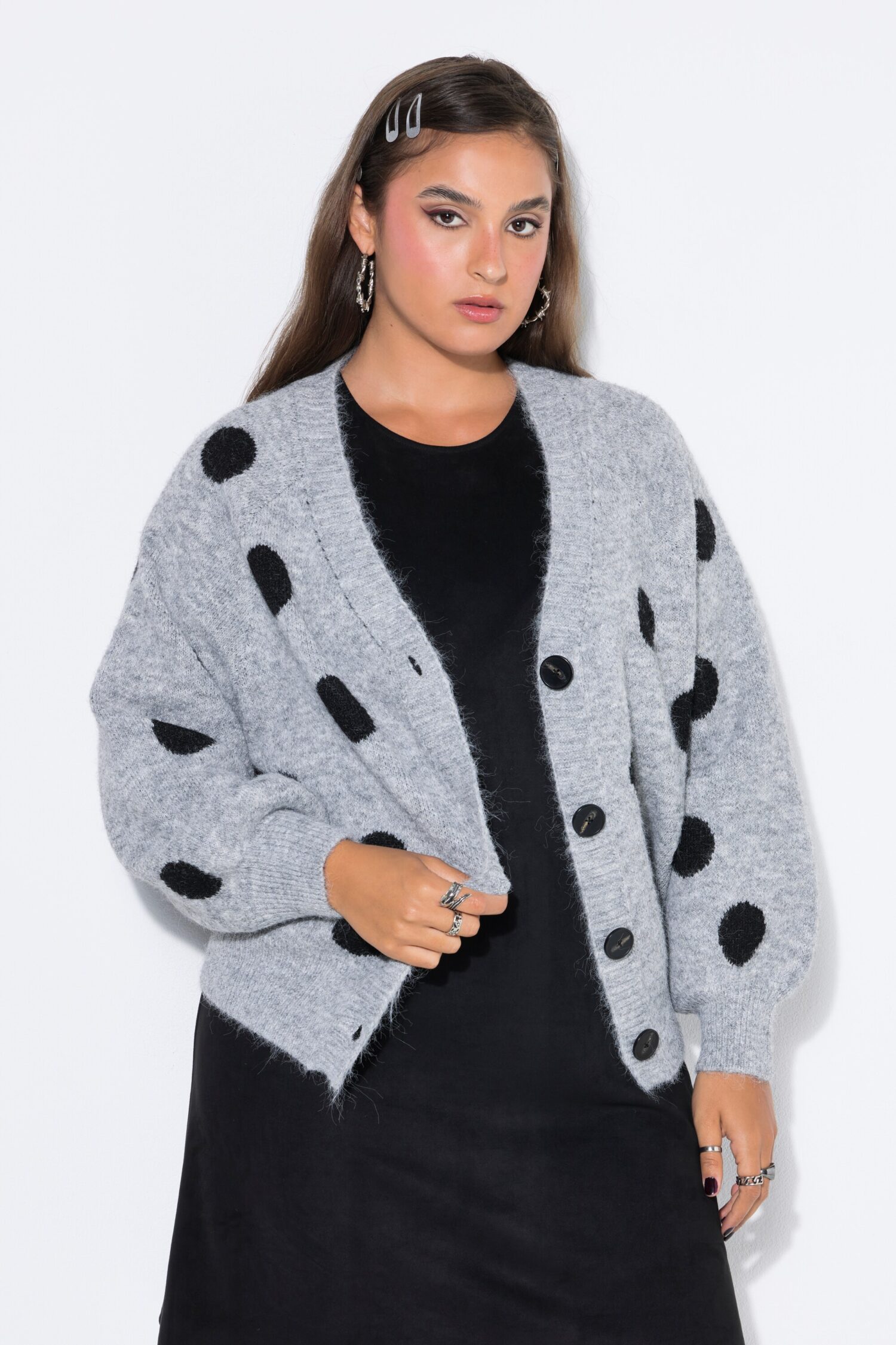 Ζακέτα oversized από ζακάρ πλεκτό με πουά σχέδιο