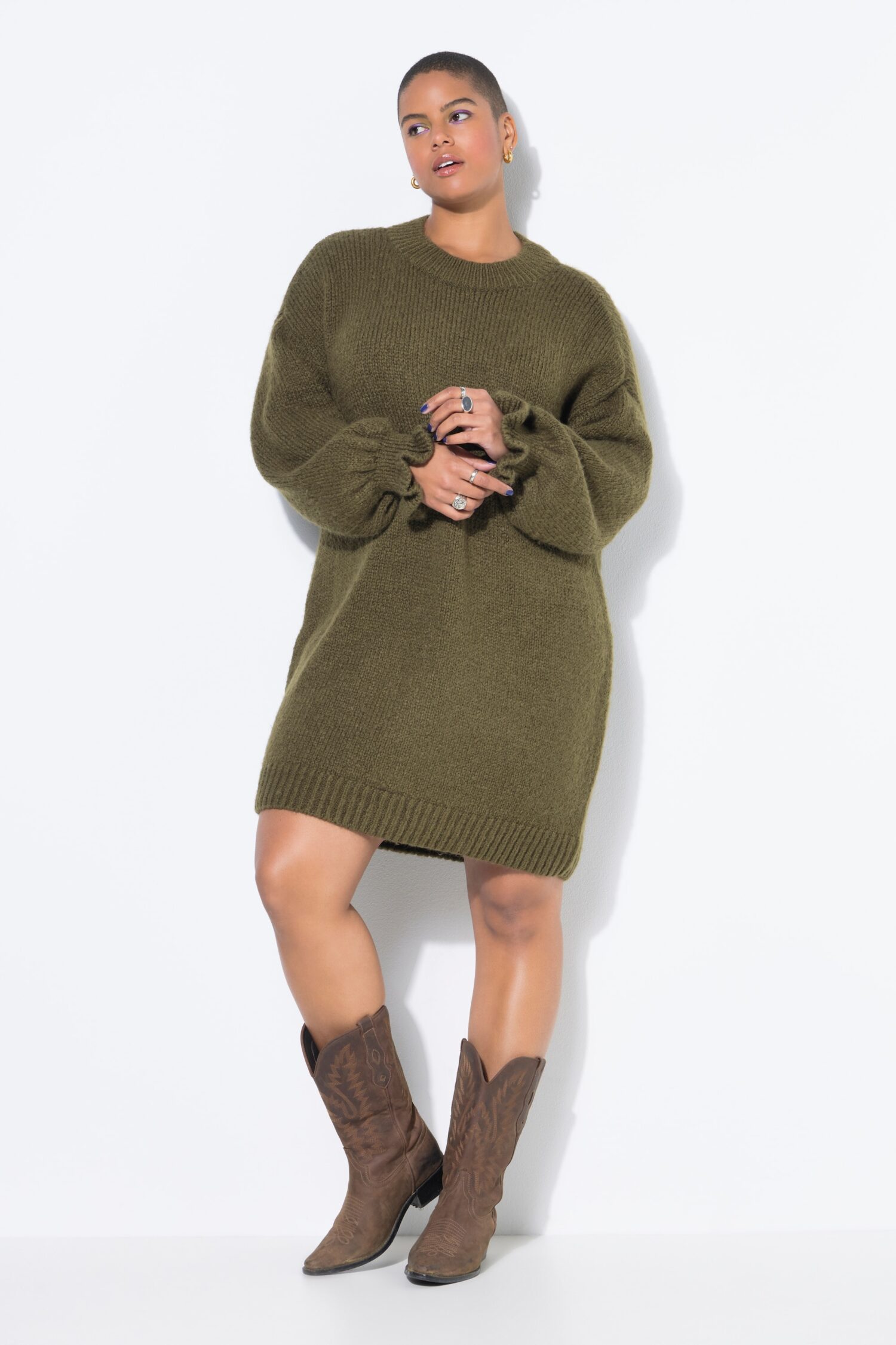 Φόρεμα oversized με βολάν στα φαρδιά μανίκια